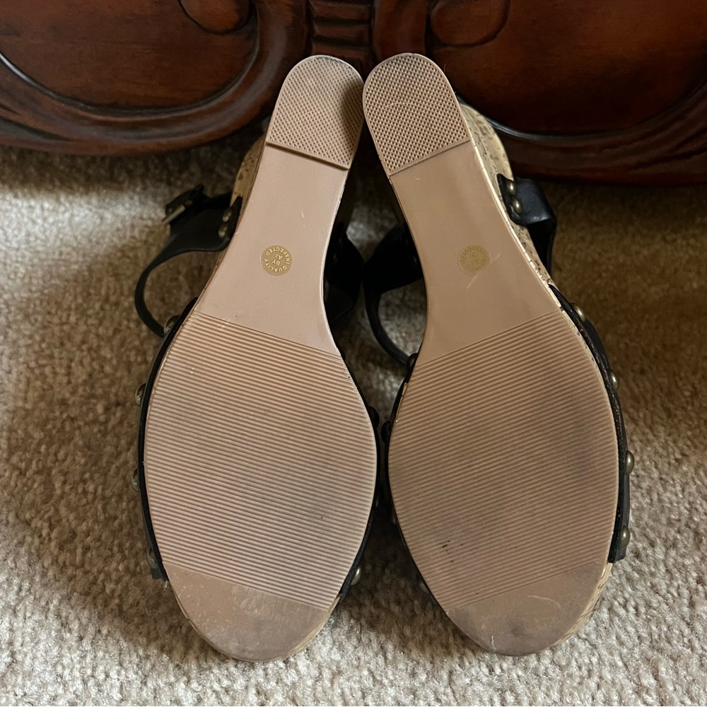 Black Wedges - Picture 2 of 3